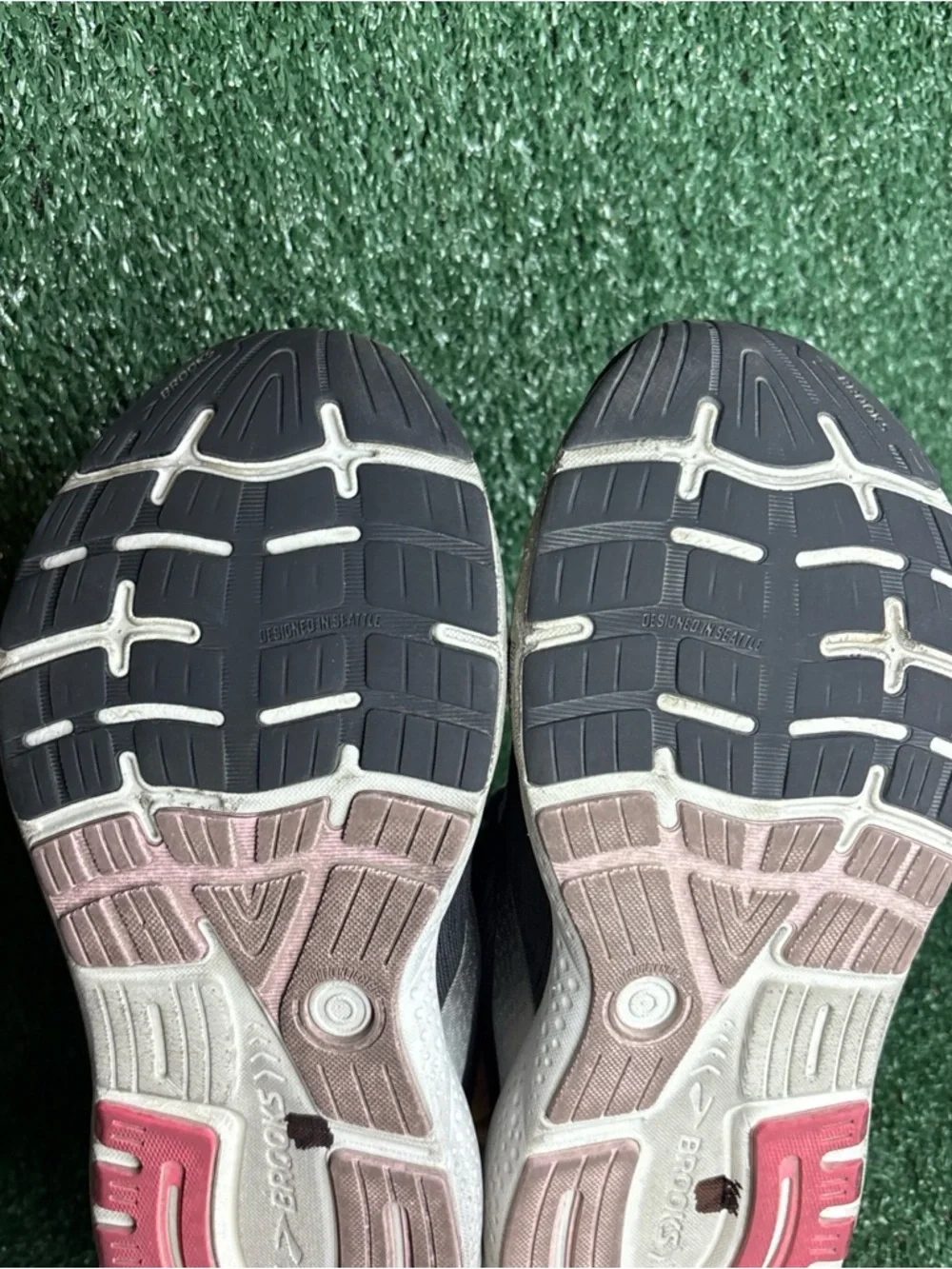 Brooks Ghost 16 Black Raspberry Women Shoe Size 8.5‎ B Black 1204071B051
